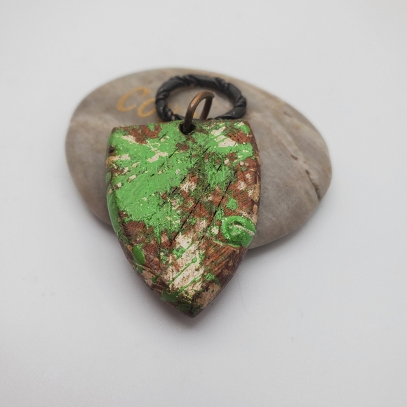 Nature's earthen stem shield necklace pendant - Picture 1 of 3